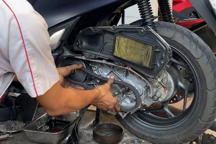 Oli Gardan, motor matik, ganti oli, oli transmisi, Skutik Telat Ganti Oli Gardan: Bisa Bikin Rugi Besar