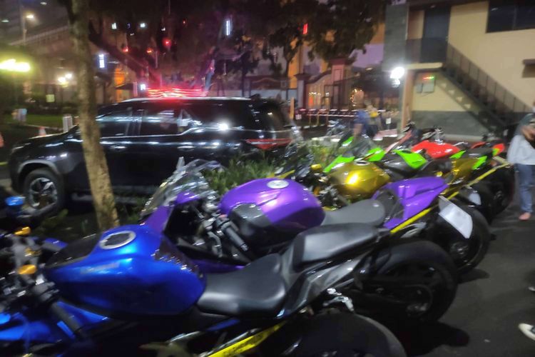 korupsi, moge, Kejaksaan Agung, motor gede, Kejagung, lelang motor, Doni Salmanan, kasus doni salmanan, Deretan Moge Doni Salmanan Dilelang Kejagung, Ada Ninja H2