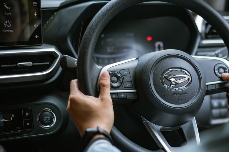 tekanan udara, alat, suspensi, kempis, ban mobil, kurang angin, Berat, berat, Ban mobil, Suspensi, bahan bakar, Tanpa Alat, Begini Cara Deteksi Ban Mobil yang Kurang Tekanan