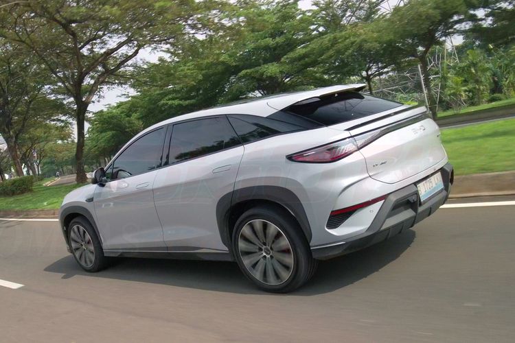 BYD Sealion 7, harga mobil listrik, Performa AWD, Akselerasi cepat, Sealion 7: Mobil Listrik dengan Akselerasi 0-100 Kpj 4,2 detik