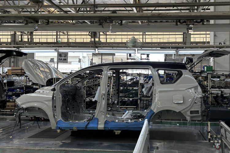 surplus perdagangan, ekspor otomotif, impor barang modal, kinerja BPS, Data BPS 2025: Surplus Perdagangan dan Lonjakan Ekspor Otomotif