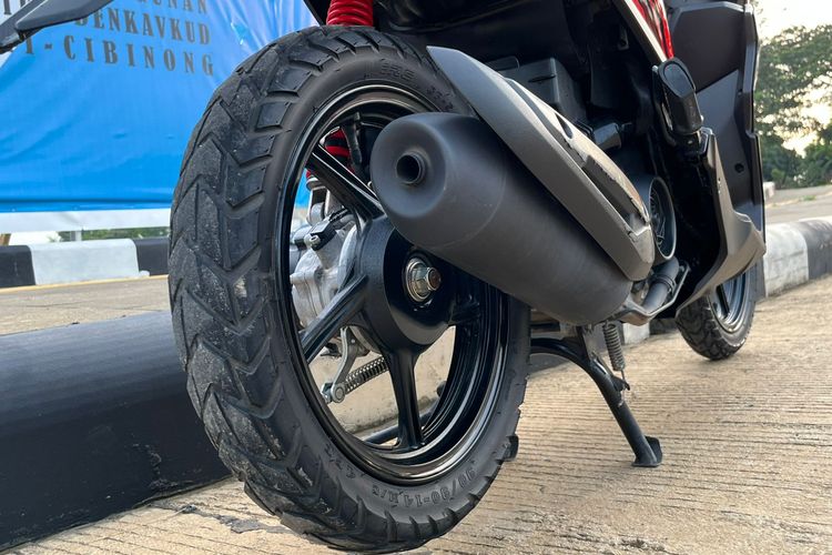 kenyamanan berkendara, Suzuki Nex Crossover, desain ergonomis, motor segala medan, Suzuki Nex Crossover: Motor Praktis Desain Ergonomis