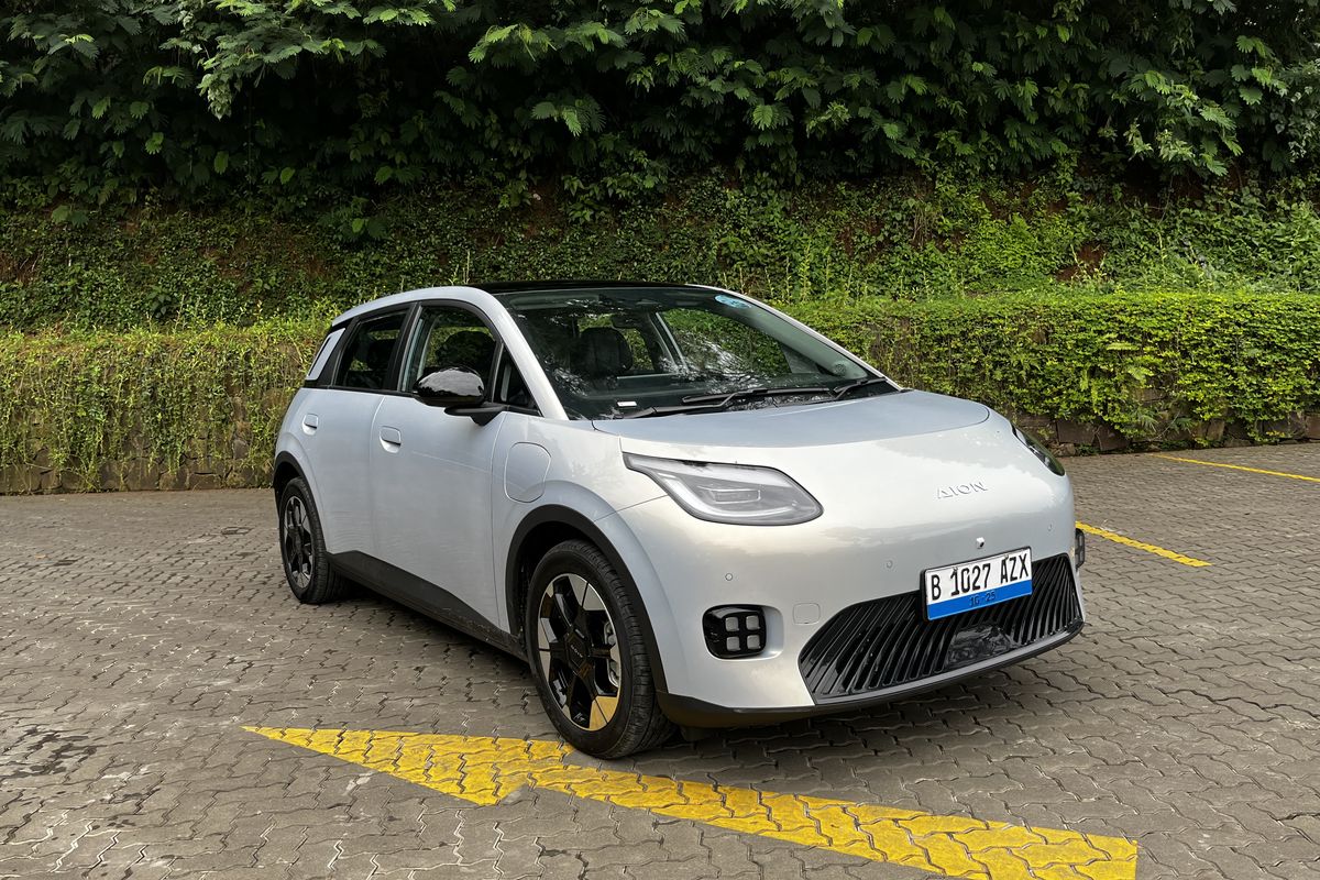 Cara Hemat Baterai Mobil Listrik ke Luar Kota