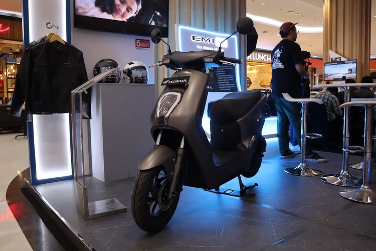 potongan harga, diskon motor listrik, Honda EM1 e:, program Back to School, Diskon Motor Listrik Honda Tembus Rp 11 Juta Juni 2025