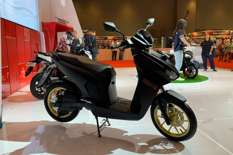 Polytron Fox 200, Spesifikasi Polytron Fox 200, Perbandingan Fox 200, Komparasi Harga dan Spek Polytron Fox 200, Yadea T9 dan Gesits G1