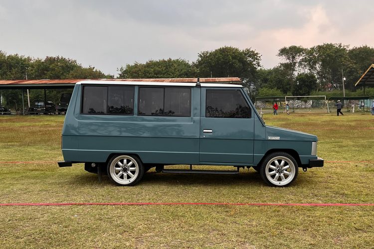 modifikasi mobil, Toyota Kijang Doyok, mobil klasik Indonesia, pengalaman Agam, Kijang Doyok: Mobil Klasik Legendaris yang Masih Menggoda