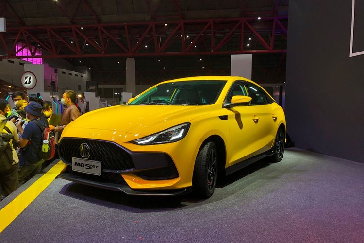 mobil matik, Populer Otomotif, lalu lintas Jakarta, artikel terpopuler, Honda Giorno, MG 5 GT, Chery Tiggo 8 CSH, IMOS 2025, penutupan gerbang tol, Cerita Pemilik MG 5 GT dan Modifikasi Honda Giorno