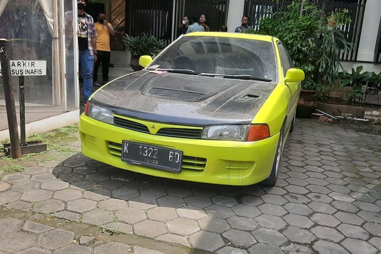 mobil sedan, definisi sedan, sejarah sedan, perbedaan sedan dan limusin, Sejarah dan Definisi Mobil Sedan: Jenis dan Perbedaannya