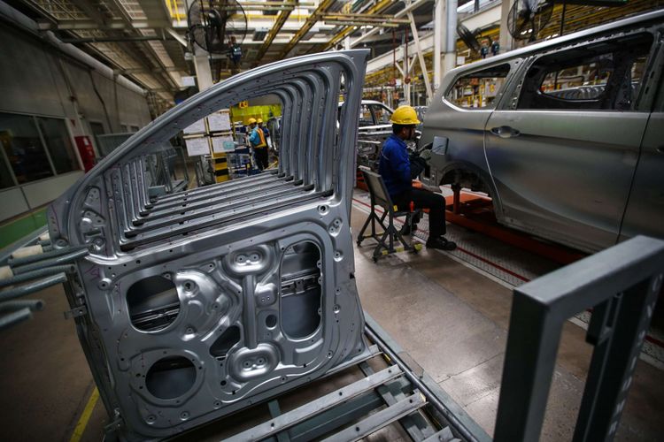 Wuling EV Van, produksi lokal, mobil komersial, pabrik Wuling, mobil listrik niaga, wuling ev van, Mobil Komersial Wuling EV Van Siap Dirakit Lokal di Cikarang