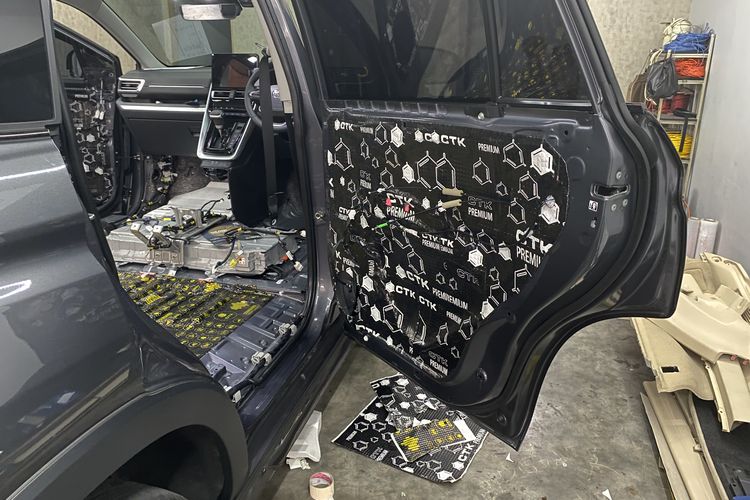 audio mobil, posisi speaker, kondisi interior, peredaman suara, Optimalkan Suara Mobil Tanpa Biaya Mahal