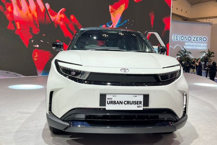 Toyota New Urban Cruiser, Gaikindo Indonesia International Auto Show, mobil listrik murni, Hiroyuki Ueda, Toyota New Urban Cruiser: Mobil Listrik Terbaru di GIIAS 2025