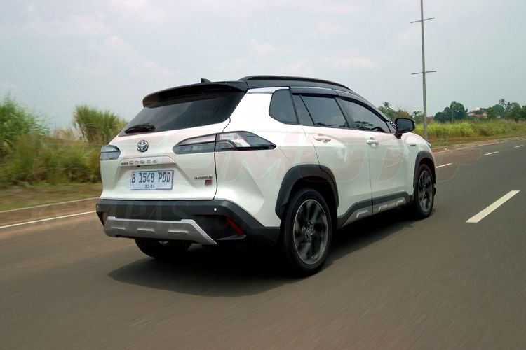 Toyota Corolla Cross, mobil bekas, efisiensi bahan bakar, SUV Hybrid, Harga Terjangkau Toyota Corolla Cross Hybrid di Pasar Bekas