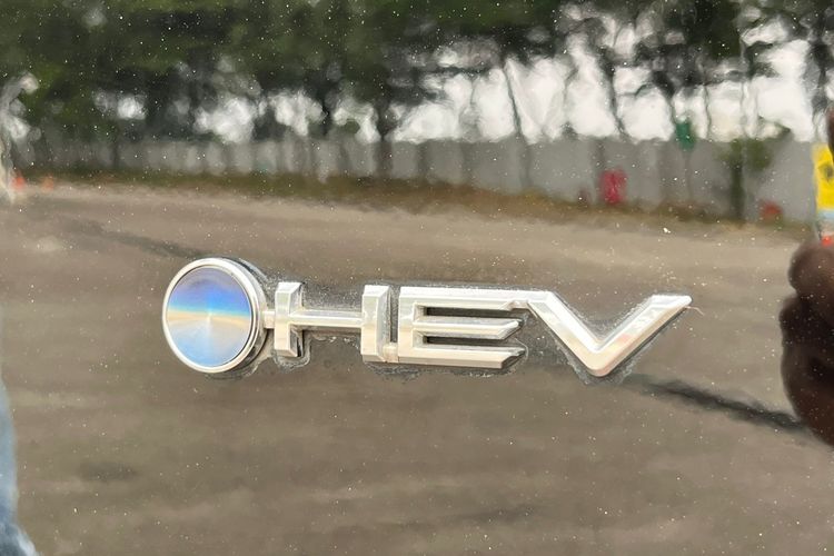 kendaraan elektrifikasi, Toyota Veloz Hybrid, Bob Azam, GIIAS 2025, bob azam, GIIAS 2025: Peluncuran Veloz Hybrid Semakin Dekat