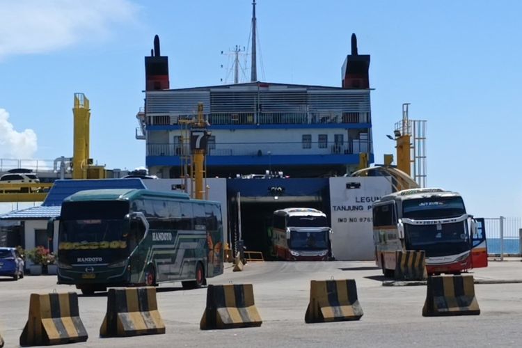 ASDP, libur panjang, Merak, Bakauheni, Ketapang, Gilimanuk, pelabuhan penyeberangan, Ada Libur Panjang, Tiket Penyeberangan Hanya Bisa Dibeli Online