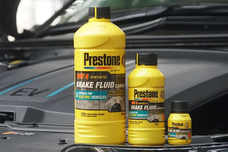 Minyak rem mobil listrik, Minyak rem Prestone DOT 4, Minyak rem EV, Punya Torsi Besar, Mobil Listrik Membutuhkan Minyak Rem Khusus