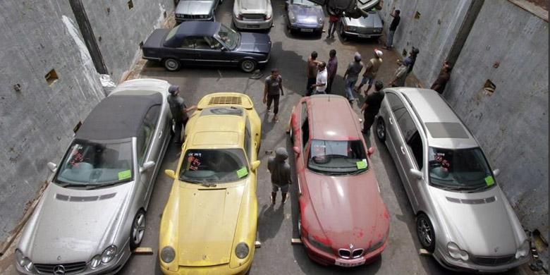 Halte transjakarta, mobil listrik, ban motor, gerbang tol, car free, 7 Gerbang Tol Dalkot Tutup, Tambal Ban Instan