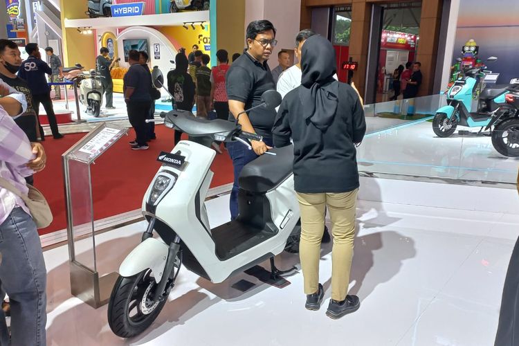 Pasar motor nasional, Penjualan motor 2025, AHM optimis, Tren pasar motor, AHM Optimis Penjualan Motor Stabil di 2025
