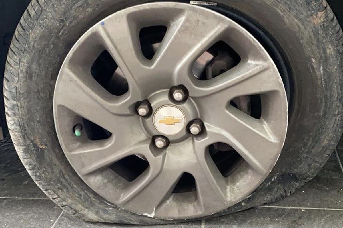 Dinding Ban Bocor, Bisakah Ditambal?