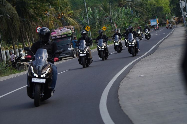 RoadSync, Honda ADV 160, touring di Lombok, performan skutik, Menaklukkan Medan di Lombok dengan Honda ADV 160 RoadSync
