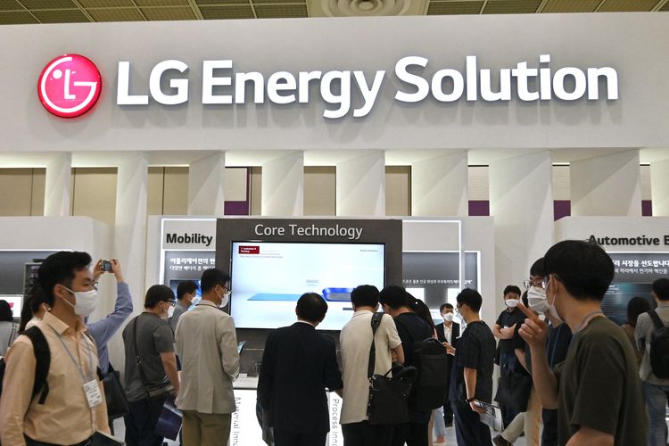 BKPM, kendaraan listrik, LG Energy Solution, baterai kendaraan listrik, otomotif, bkpm, Baterai Kendaraan Listrik, Huayou Gantikan LG Dalam Proyek Baterai Kendaraan Listrik