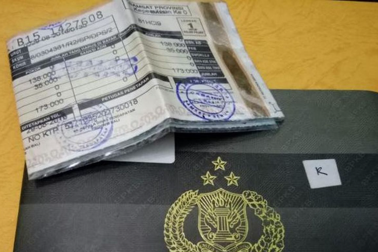 ganjil genap Jakarta, BPKB elektronik, kendaraan baru, mobil bekas taksi, Bluebird, Ganjil Genap Jakarta, Denza D9, BPKB Elektronik, Kendaraan Baru, Kecelakaan Tol Sidoarjo, Porsche, Mobil Bekas Taksi, Populer Otomotif, artikel terpopuler, ganjil genap jakarta, [POPULER OTOMOTIF] Inden Denza D9 Menumpuk, BPKB Elektronik