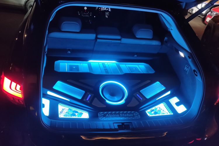 sistem audio mobil, speaker mobil, perbaikan speaker, penggantian speaker, Speaker Mobil: Perbaiki atau Ganti? Simak Penjelasannya!