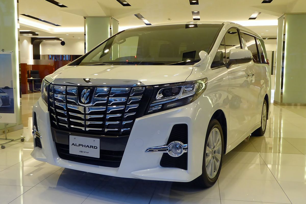 Mengapa Harga Toyota Alphard Bekas Turun Hingga Rp 200 Juta?