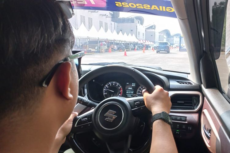 Gaikindo Indonesia International Auto Show, GIIAS, Suzuki, Fronx, ADAS, Suzuki Safety Support, test drive, GIIAS 2025, Advanced Driver Assistance Systems (ADAS), suzuki safety support, Mengenal Fitur Andalan Suzuki Fronx SGX untuk Keselamatan Optimal