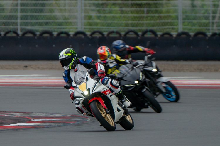 MANDALIKA, Yamaha, Mandalika, motor sport, motor, Motor, mandalika, Yamaha R15, Sirkuit Mandalika, yamaha, Tes Yamaha R15 di Sirkuit Mandalika, Menyenangkan untuk Pemula