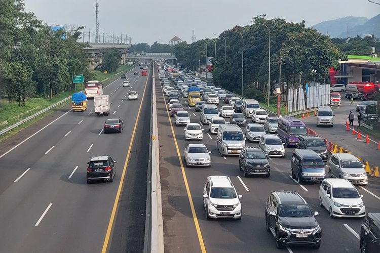 libur sekolah, diskon tarif tol, Diskon tarif tol, libur Idul Adha, tol Jakarta-Bandung, diskon tol, Biaya Tarif Tol dari Jakarta-Bandung Usai Diskon Tarif Tol 20 Persen