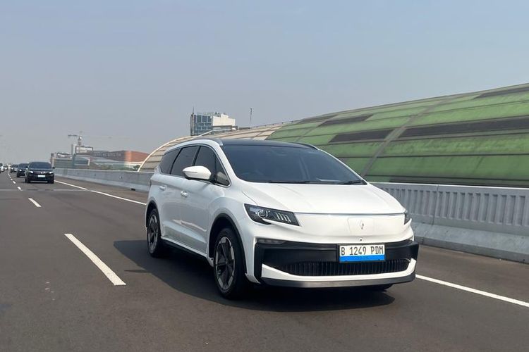 otomotif, tes mobil, test drive, Pengisian Daya Kendaraan Listrik, Aletra, pengisian daya EV, Aletra L8, Aletra L8 EV, Aletra Mobil Nusantara, Perjalanan Jakarta-Magelang, Aletra L8 Butuh 2 Kali Isi Daya