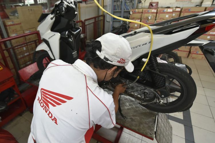 sepeda motor, Injeksi, motor injeksi, motor, Perbandingan Sistem Injeksi vs Karburator: Mana yang Lebih Baik untuk Motor