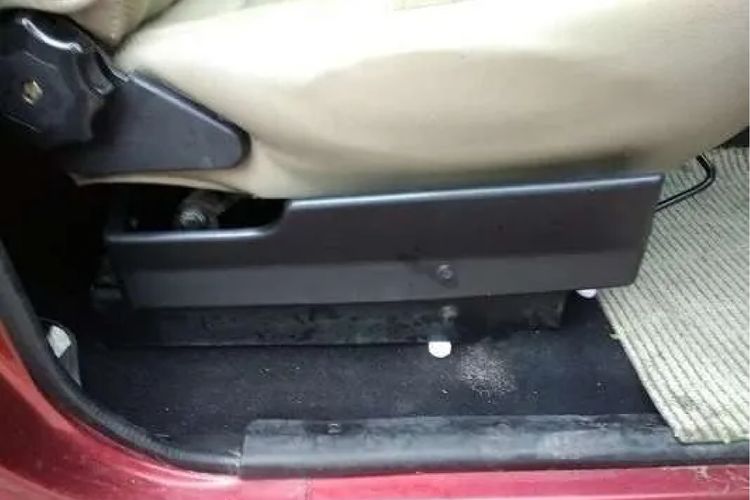 mobil bekas, banjir, Mobil bekas, inspeksi profesional, Banjir, ciri-ciri mobil, Cara Mengenali Mobil Bekas Terendam Banjir