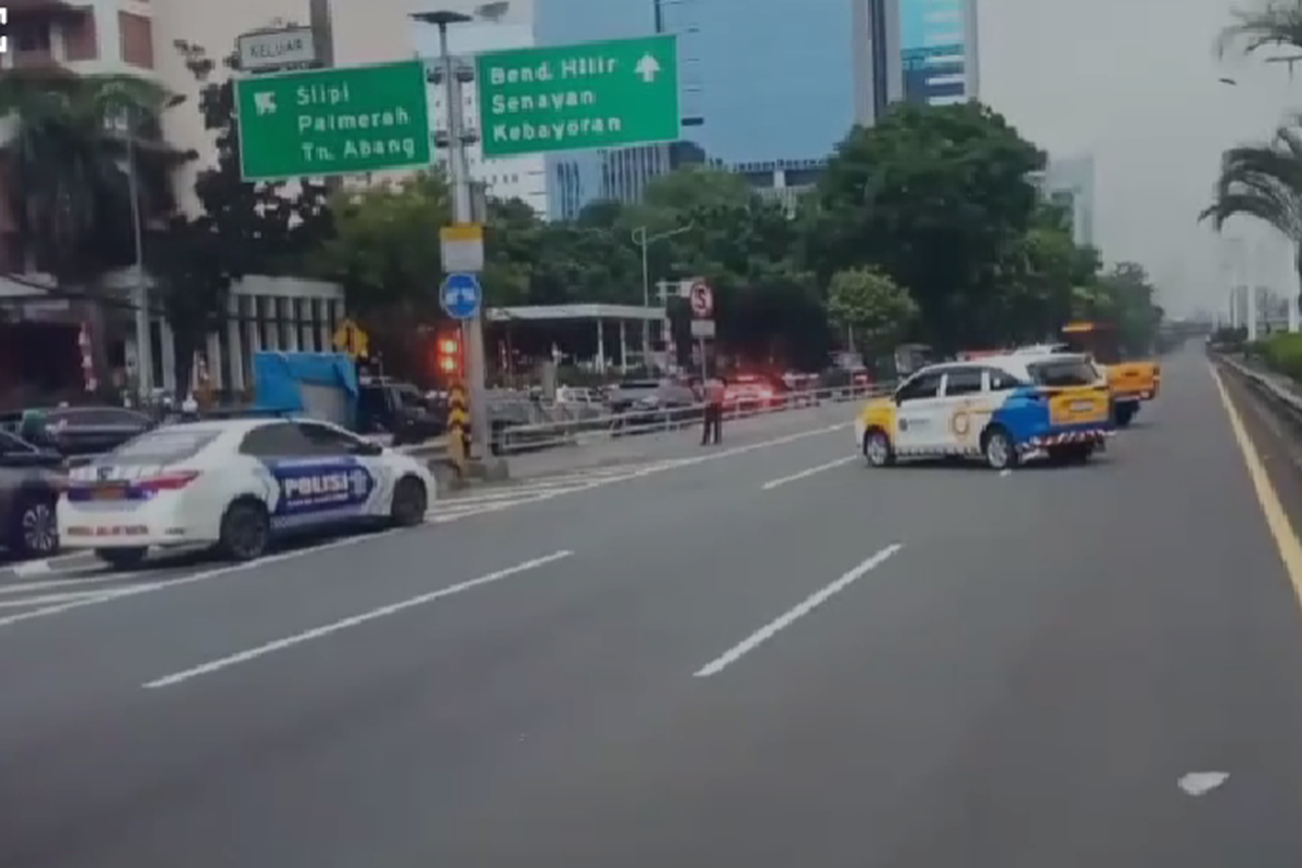 Imbas Demo di DPR, Lalu Lintas Tol Dalam Kota Dialihkan Sementara