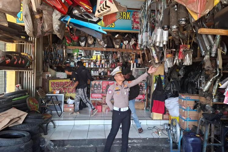 Dedi Mulyadi, larangan knalpot aftermarket, polemik industri knalpot, standar kebisingan knalpot, Dedi Mulyadi Larang Knalpot Bising: Apa Kabar SNI Knalpot?