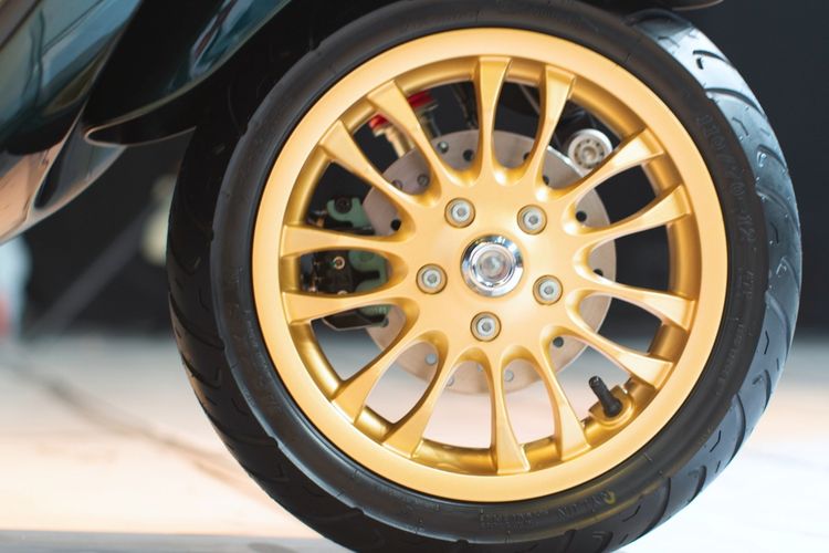 Modifikasi motor, vespa matik, Upsize Pelek, Denil Sagita, Tren Upsize Pelek Vespa Matik 2025: Dari Balap ke Gaya Hidup