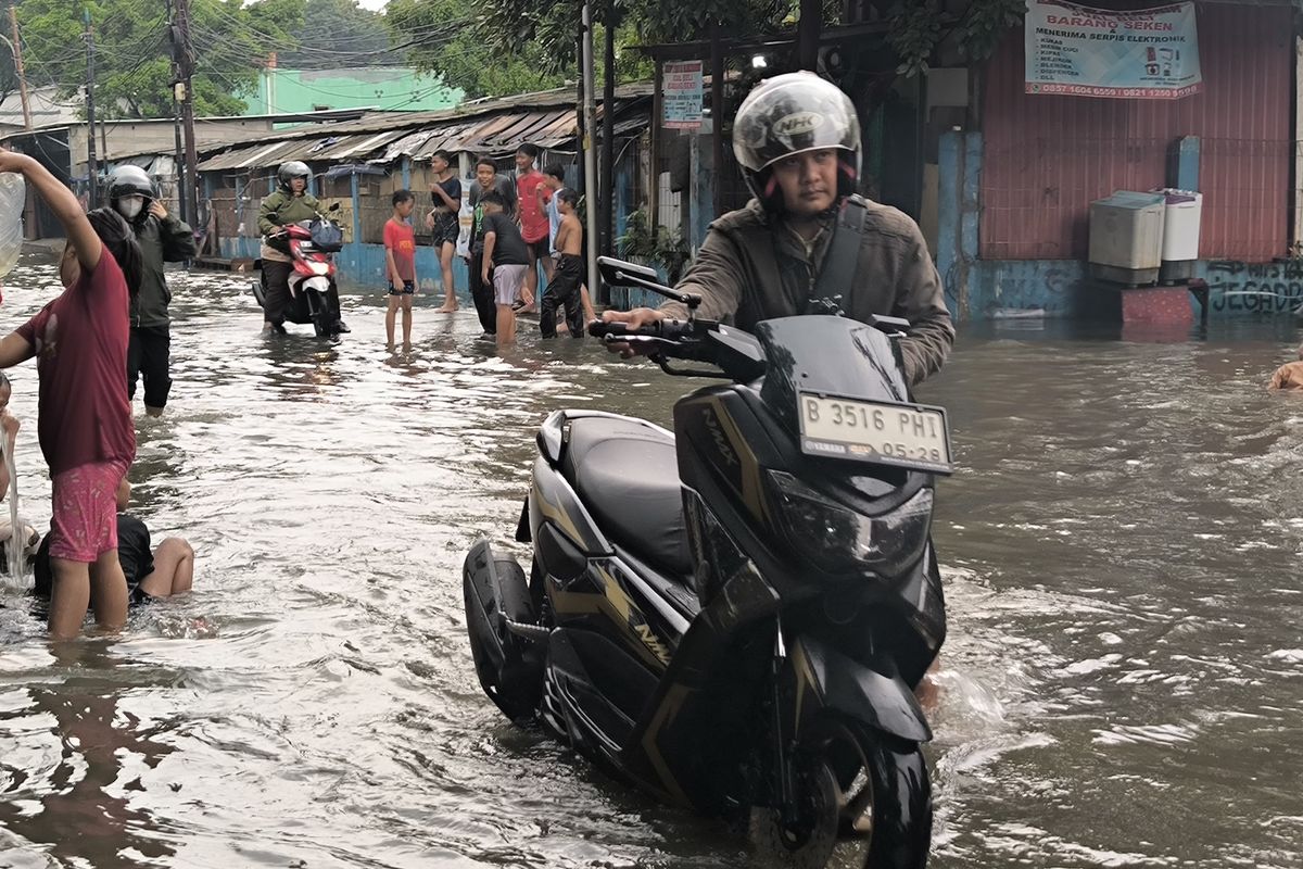 Segini Kisaran Biaya Perbaikan Motor Usai Terobos Banjir