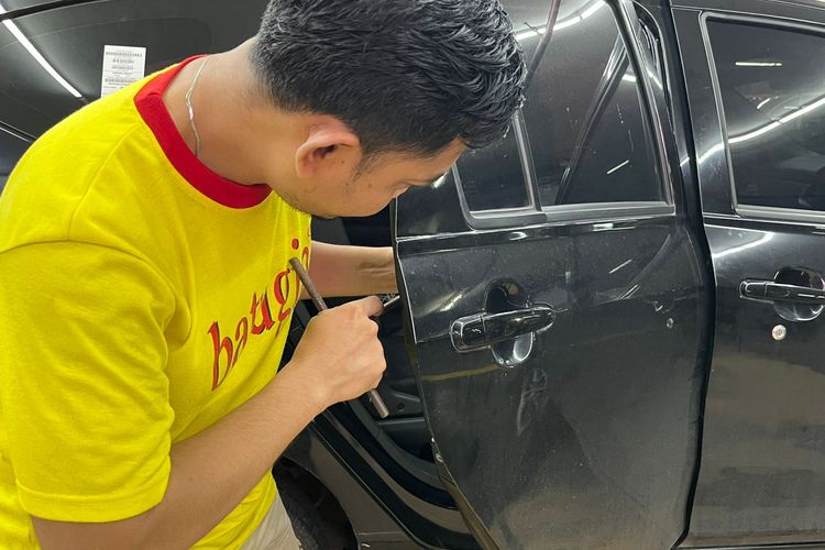 perbaikan mobil, biaya efisien, Paintless Dent repair, Nuryadi DJ Auto Care, Paintless Dent Repair: Solusi Modern untuk Bodi Mobil Penyok