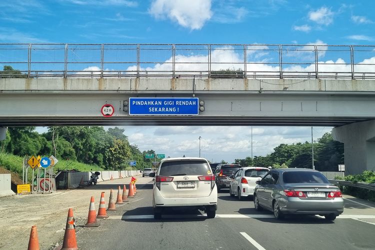 kecelakaan, GT Ciawi 2, Kecelakaan, rem blong, Jasa Marga, kecelakaan truk, Kecelakaan Lagi di GT Ciawi 2, Truk Diduga Alami Rem Blong