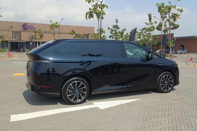 MPV listrik, XPeng X9, impresi berkendara, rasa berkendara, Xpeng X9, Impresi Singkat Tes XPeng X9, MPV Listrik Mewah untuk Pasar Indonesia