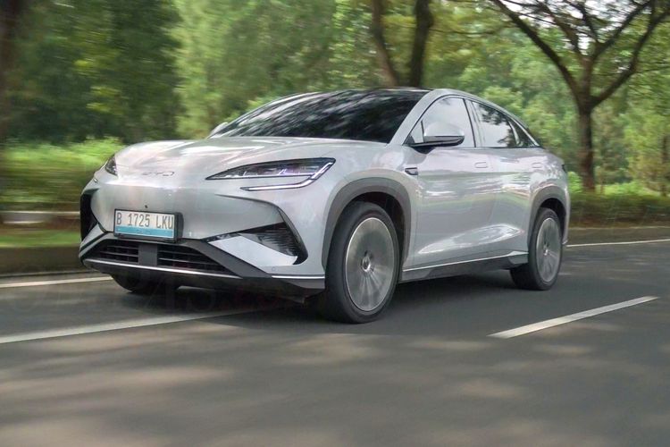 interior, Eksterior, test drive, mobil listrik, biaya perawatan, kenyamanan berkendara, biaya kepemilikan, pajak tahunan, fitur unggulan, Sealion 7, Review Lengkap Mobil Listrik BYD Sealion 7