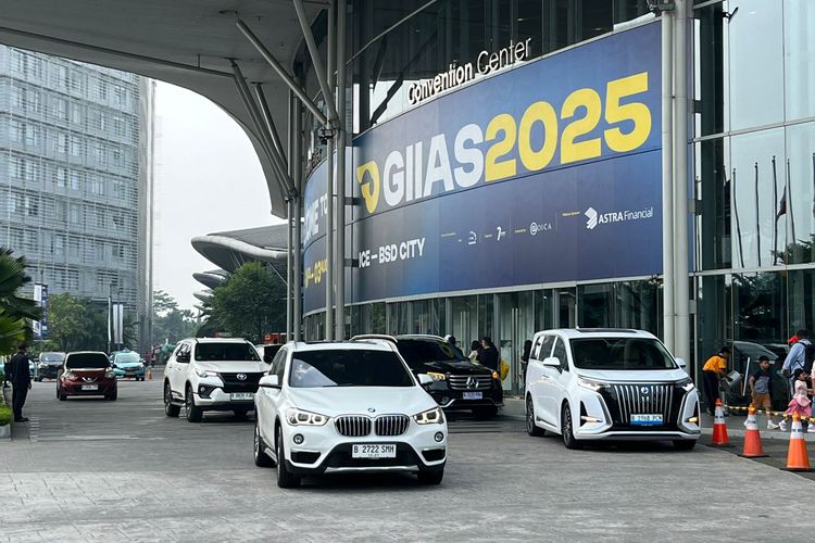 ICE BSD, area parkir, ICE BSD City, parkir mobil, ice bsd city, GIIAS 2025, Macet di ICE BSD Saat GIIAS 2025, Pengunjung Sulit Dapat Parkir