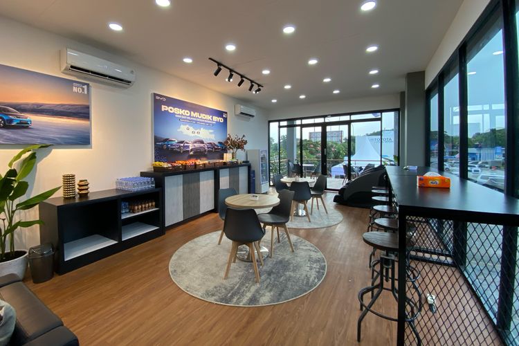 baterai, premium, mobil listrik, Posko Mudik, pengisian daya, mudik Lebaran 2025, Perdana, BYD Kawal Konsumen Hadirkan Posko Mudik Lebaran 2025