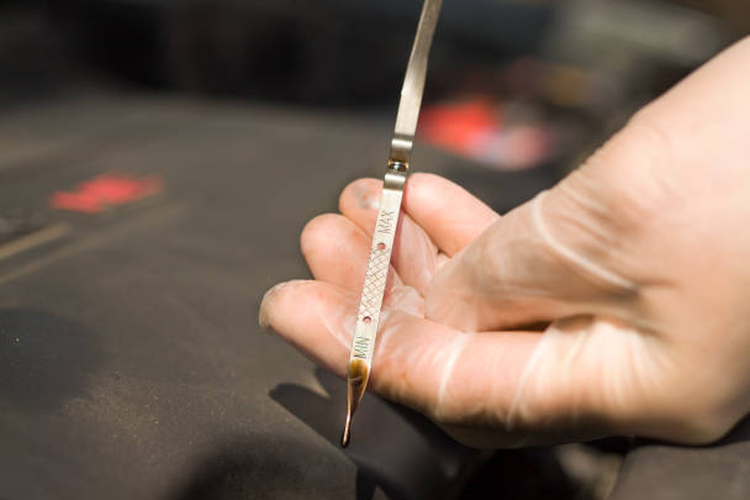 pelumas, oli mesin, mesin mobil, mobil jarang digunakan, Perawatan, Kenapa Mobil Jarang Dipakai Harus Tetap Rutin Mengganti Oli Mesin?