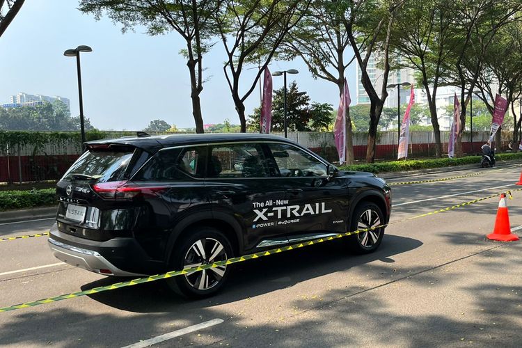 Nissan X-Trail, GIIAS 2025, teknologi e-Power, Nissan X-trail, SUV elegan, Pengalaman Test Drive All-New Nissan X-Trail e-Power di GIIAS 2025