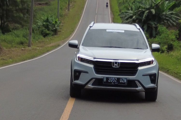Honda BR-V, Low Sport Utility Vehicle, efisiensi BBM, pengguna mobil, Konsumsi BBM Honda BR-V: Fakta Menarik dari Pengguna Langsung