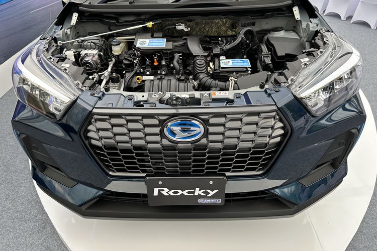 Daihatsu Rocky, SUV ringkas, suzuki fronx, Mobil Hybrid, Adu Cicilan Mobil Hybrid LSUV 2025: Suzuki Fronx vs Daihatsu Rocky