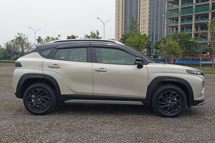 kenyamanan berkendara, suzuki fronx sgx, kendaraan perkotaan, mesin mild hybrid, Pengalaman Berkendara dengan Suzuki Fronx SGX di Lalu Lintas Jakarta