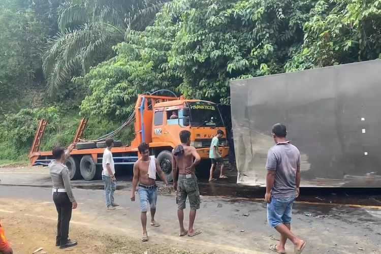 Kecelakaan, kecelakaan, truk, Truk, rem blong, Rem blong, kecelakaan lalu lintas, Terjadi Lagi, Kecelakaan Maut Akibat Rem Blong
