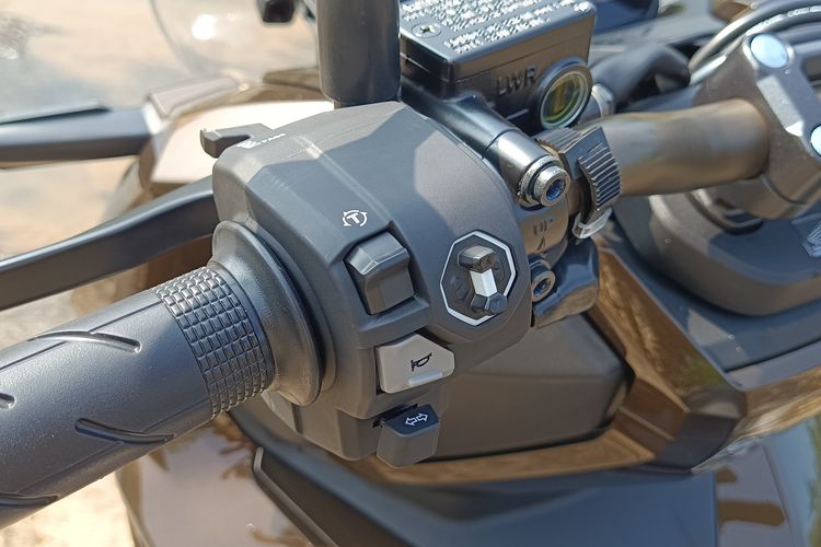 motor baru, beli motor, ADV 160, ADV 160 RoadSync, Desain Honda ADV 160, Bahas Honda ADV 160 ABS RoadSync, Warna Khusus yang Menawan